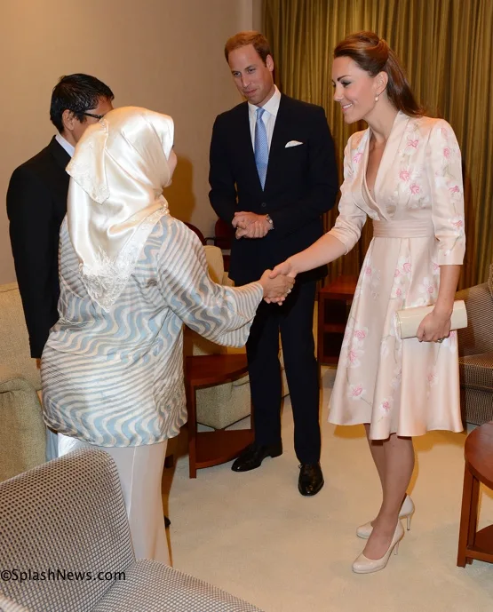 Duke and Duchess of Cambridge arrive in Singapore, on their Diamond Jubilee Tour of South East Asia